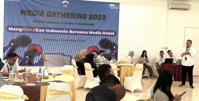 Pemimpin Wilayah PT Pegadaian Kanwil X Bandung M Ariyadi Purwanto menyampaikan hasil pencapaian kinerja positifnya dalam Media Gathering 2023 di Nara Park, Ciumbuleuit, Kota Bandung, Selasa (5/9/2023).