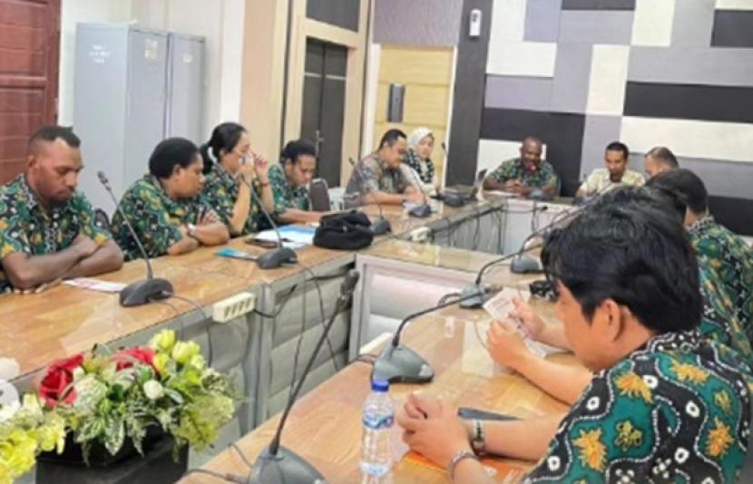 Pemkab Boven Digoel Pelajari Aplikasi Sistem Pengelolaan Pajak Daerah di Pemkot Makassar.