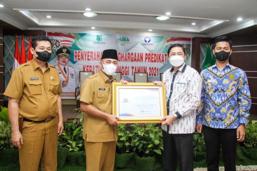 Pemkab Muba telah menerima piagam Penghargaan Predikat Kepatuhan Tinggi Standar Pelayanan Publik Tahun 2021 sesuai amanat Undang-undang Nomor Nomor 25 Tahun 2009 Tentang Pelayanan Publik dari Ombudsman Republik Indonesia.