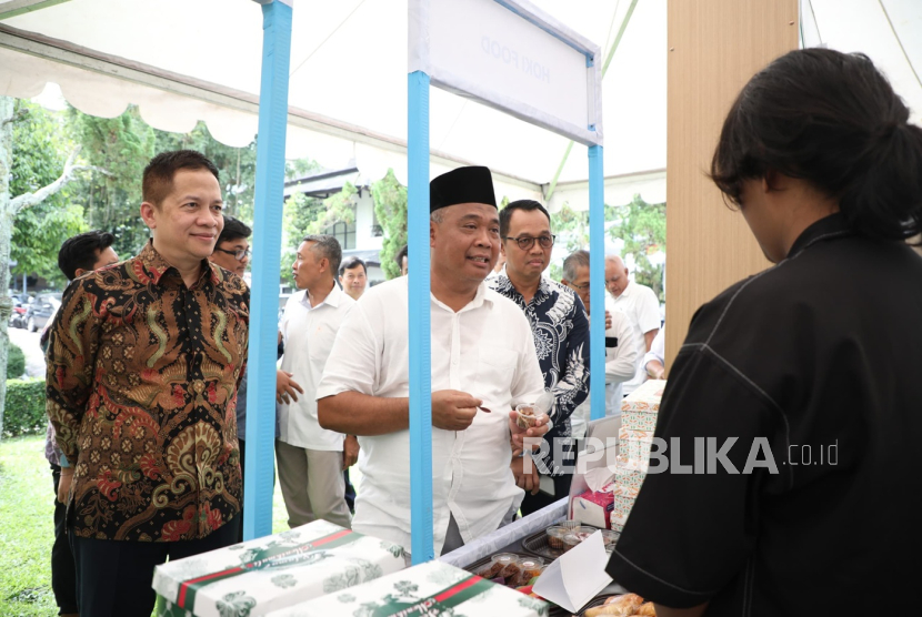 Pemkab Sleman mendorong pengadaan barang dan jasa berbasis digital serta pemberdayaan ekonomi lokal. Berkolaborasi dengan platform e-marketplace pengadaan pemerintah Mbizmarket, menghelat kegiatan business matching.