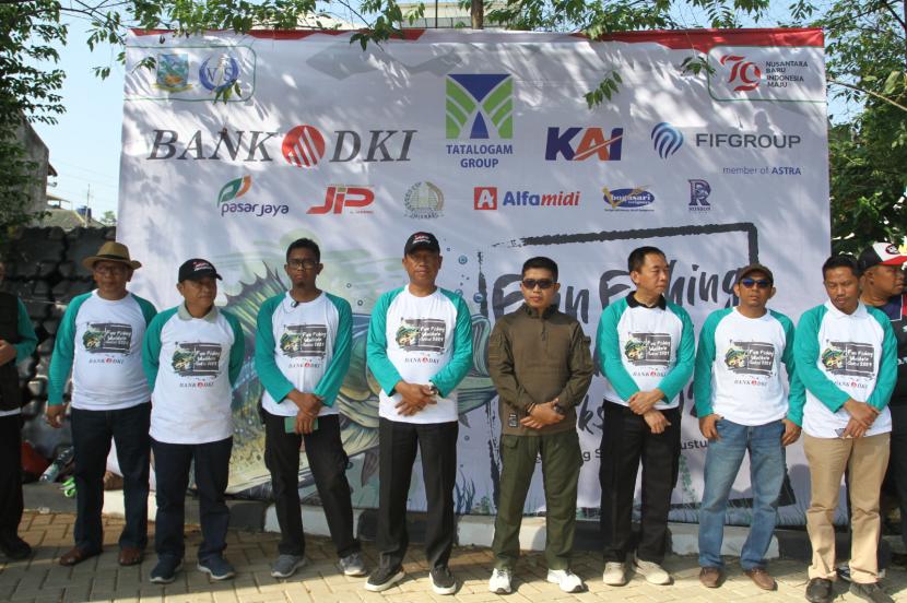 Pemkot Jaksel dan WJS menggelar Fun Fishing Wali Kota Jaksel Cup 2024 di Embung Lapangan Merah, Kelurahan Srengseng Sawah, Jagakarsa, Jaksel, Sabtu (31/8/2024).