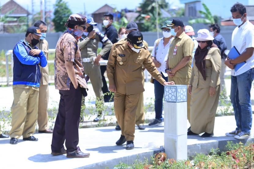 Pemkot Malang meninjau pembangunan RTH baru di Taman Bunga Merjosari, Kota Malang