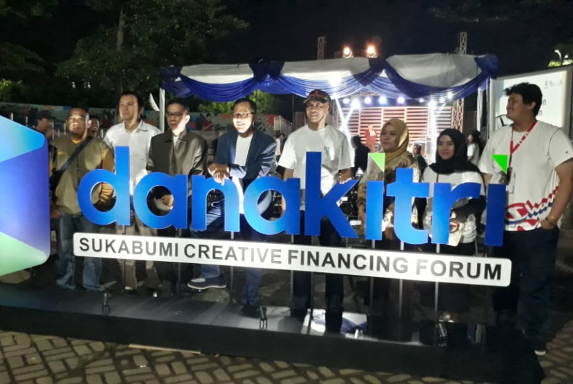 Pemkot Sukabumi majukan pelaku ekonomi kreatif melalui Danakitri dan digelar seleksi peserta di Taman Cikondang, Kota Sukabumi, Sabtu (29/2) malam.