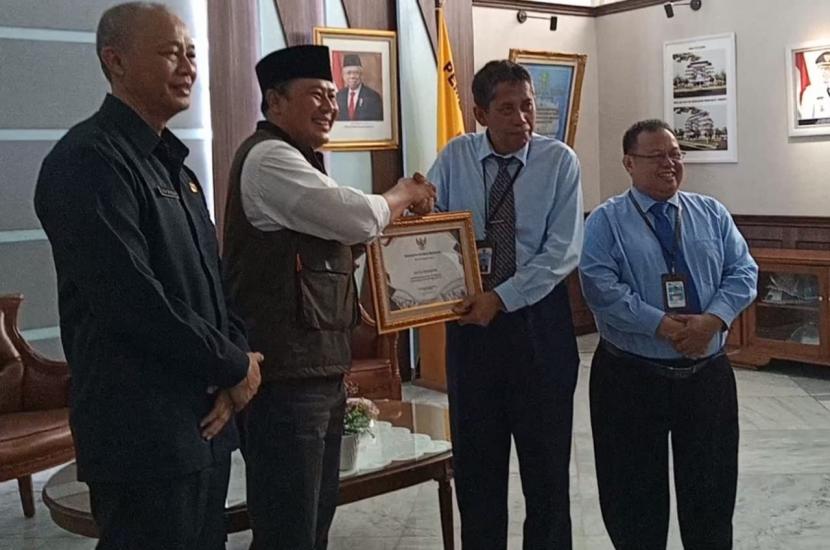 Pemkot Sukabumi meraih penghargaan dalam bidang pengelolaan keuangan negera. Hal ini dikarenakan Kota Sukabumi meraih opini Wajar Tanpa Pengecualiaan (WTP) dari BPK selama delapan kali berturut-turut.
