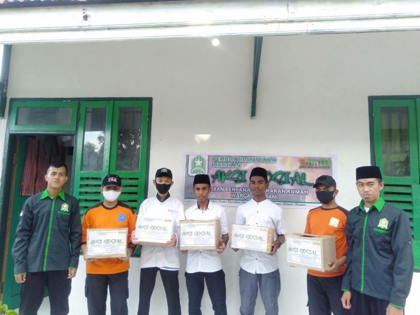 Pemuda Hidayatullah dan BMH menggalang dana bantuan untuk warga korban kebakaran di Nunukan, Kalimantan Utara (Kaltara).