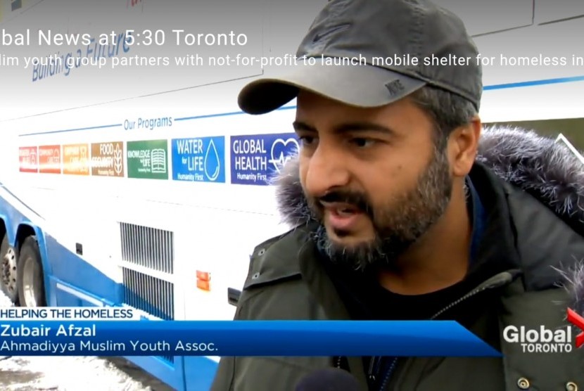 Pemuda Muslim di Toronto Buat Bus Penampungan Tunawisma. Presiden kelompok Muslim tersebut, Zubair Afzal, mengatakan inisiatif tersebut datang beberapa bulan lalu dari salah seorang anggota organisasi. 
