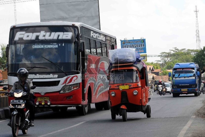 Pemudik menggunakan jalur darat rentan terkena mabuk dalam perjalanan.  (Republika/AGung Supriyanto)