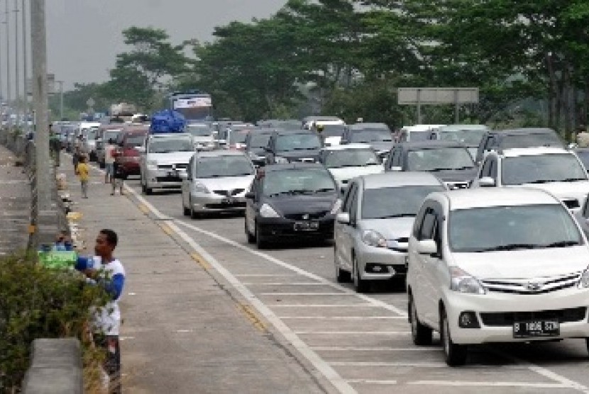 Pemerintah Kabupaten Cianjur, Jawa Barat, melarang Aparatur Sipil Negara setempat memakai kendaraan dinas untuk mudik. (ilustrasi)