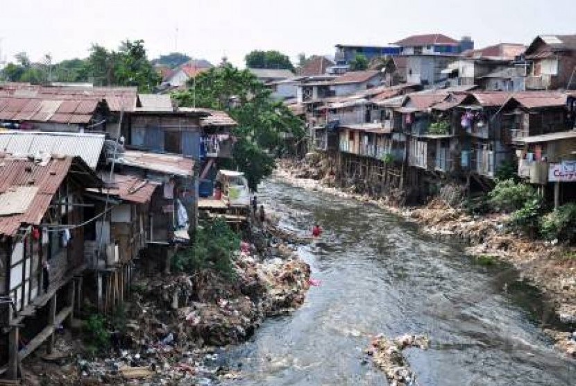 Jumlah rumah tidak layak huni di Kota Yogyakarta tersisa sebanyak 2.027 unit pada akhir tahun 2022, setelah pemerintah kota memperbaiki 160 rumah tidak layak huni dengan beberapa skema pembiayaan.     Pemukiman kumuh (Ilustrasi)