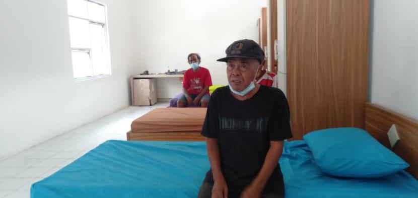 Pemulung yang ditemukan Mensos Tri Rismaharini, Kastubi (69 tahun), berada di Balai Rehabilitasi Sosial Eks Gelandangan dan Pemulung Pangudi Luhur, Kota Bekasi, Jawa Barat. 