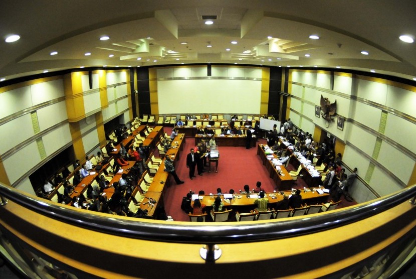   Pemungutan suara anggota Komisi III DPR untuk memilih calon hakim agung di Komplek Parlemen, Senayan, Jakarta, Rabu (23/1).   (Republika/Tahta Aidilla)
