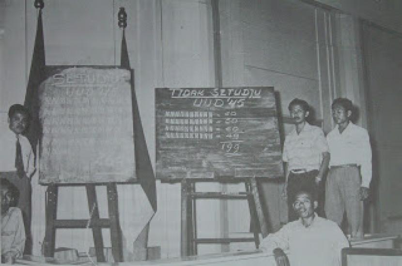 Pemungutan suara pada sidang Badan Konstituante di akhir 1950-an.