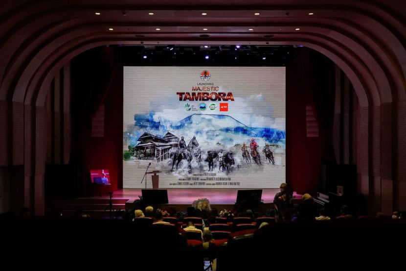 Pemutaran film dokumenter terkait alam, Majestic Tambora. berjudul Majestic Tambora. Majestic Tambora menceritakan napak tilas perjalanan Heinrich Zollinger, seorang ahli botani berkebangsaan Swiss, yang pernah datang ke Sumbawa, Nusa Tenggara Barat (NTB).