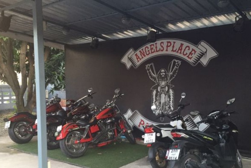 Penampakan bar Angel's Place yang dimiliki oleh kelompok motor gede Hells Angels di Pattaya, Thailand.