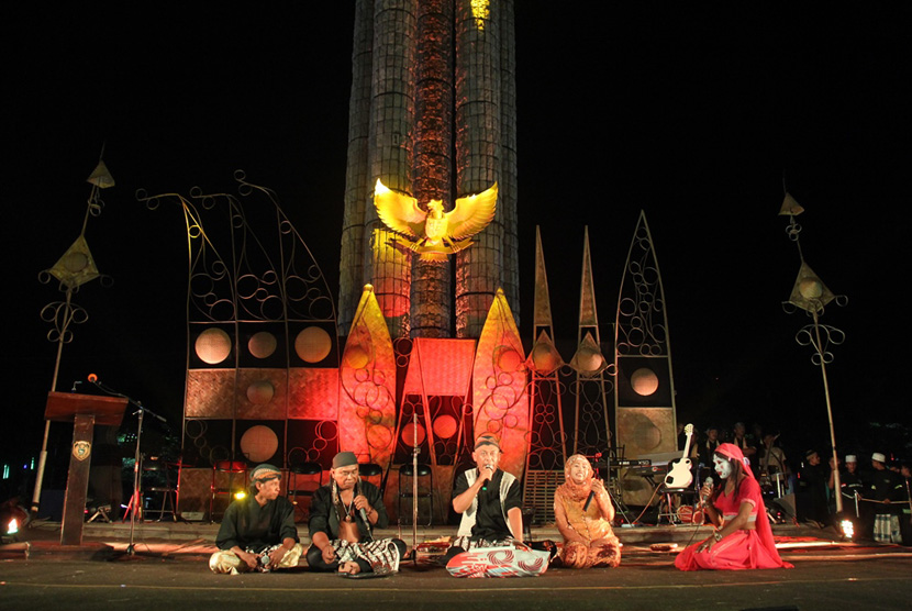  Penampilan Macapat menyemarakan Penutupan Festival Tjimanoek 2016.