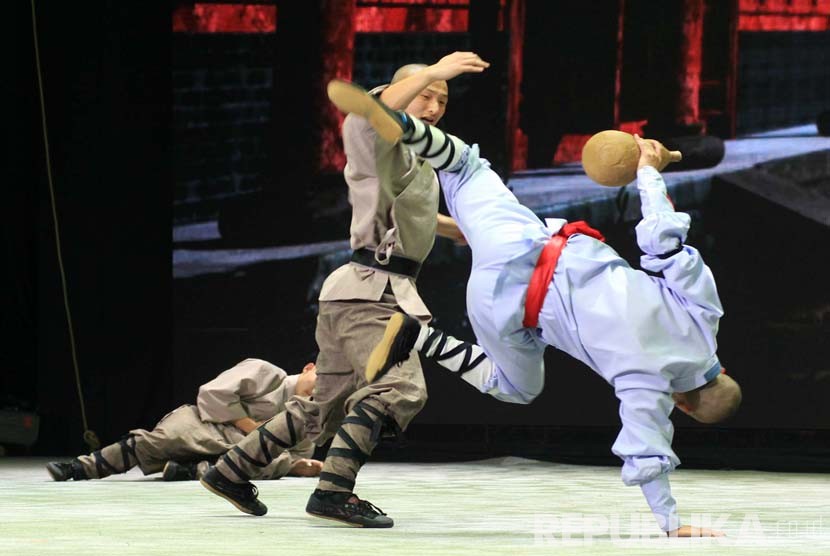 Performance of shaolin kung fu (Illustration)