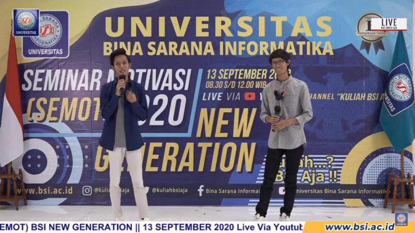 Penampilan Ziko dan Dipo di acara Seminar Motivasi (Semot) mahasiswa baru UBSI tahun kuliah 2020/2021.