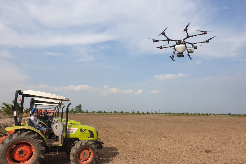 Penanaman benih dengan drone yang dilakukan Kementan menghemat waktu dan biaya para petani.