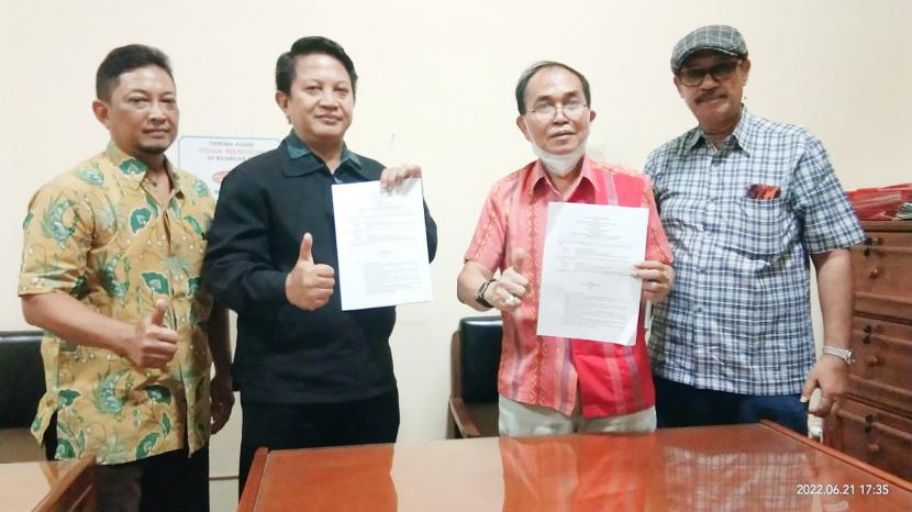  Penandatanganan kerja sama aplikasi GOR oleh KONI Banyumas dan PT Dwikarya Selaras Mandiri.