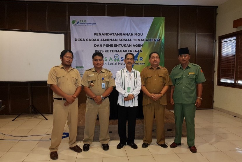 Penandatanganan Memorandum of Understanding 'Desa Sadar Jaminan Sosial Ketenagakerjaan'.