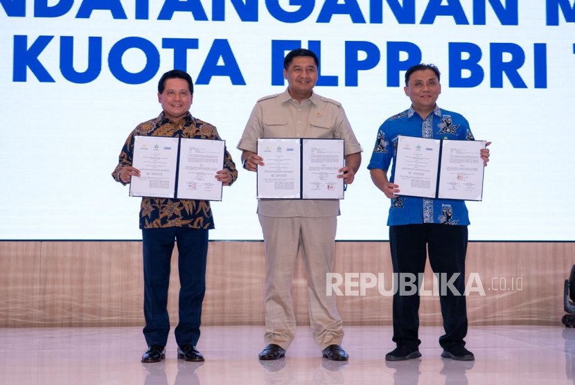 Penandatanganan MoU Kuota Penyaluran dan Akad Massal 1.000 Nasabah KPR Subsidi yang berlangsung di Menara BRILiaN, Jakarta, Selasa (5/8/2025). Kegiatan ini dihadiri oleh Menteri Perumahan dan Kawasan Permukiman (PKP) Maruarar Sirait, Direktur Utama Hery Gunardi serta Komisioner BP Tapera Heru Pudyo Nugroho.