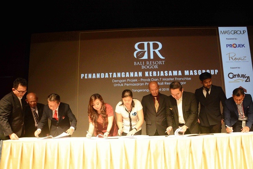 Penandatanganan naskah kerja sama pemasaran Bali Resort Bogor antara  PT Mekar Agung Sejahtera dengan Projek dan 7 Master Franchise.  