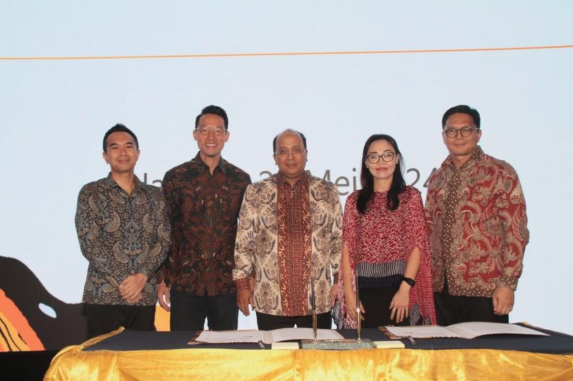 Penandatanganan perjanjian kerja sama (PKS) Bank Mandiri dan Perwakilan Pimpinan Lippo Group di Jakarta, Selasa (21/5/2024). 