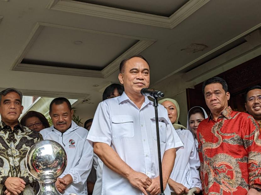 Ketua Umum Pro Joko Widodo (Projo), Budi Arie Setiadi di kediaman Prabowo Subianto, Kebayoran Baru, Jakarta Selatan, Kamis (10/11).