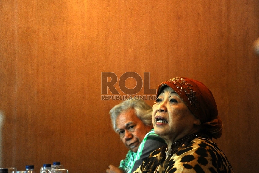 Lily Wahid (kanan) meninggal dunia, Senin (9/5/2022).  Fatayat NU menyebut Indonesia kehilangan dengan wafatnya Nyai Lilik Wahid 