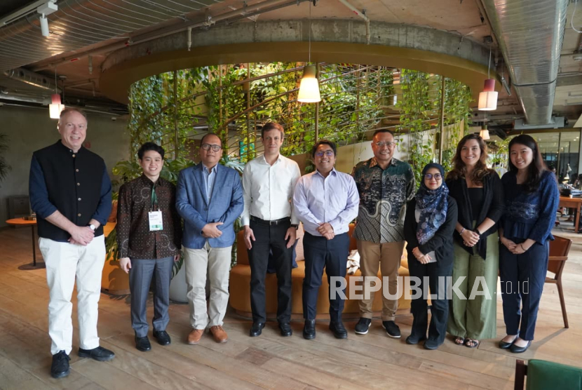 Wujudkan Target Pengurangan Emisi Sektor Kehutanan, Delegasi Indonesia Temui PMO TFFF di Sela COP30