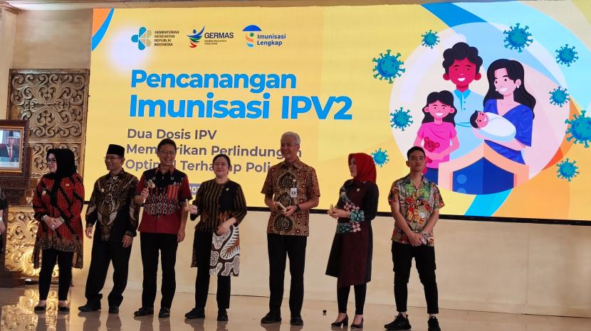   Pencanangan imunisasi IPV2 di Gelora Bung Karno Klaten dihadiri Menkes Budi Gunadi Sadikin, Ketua DPR RI Puan Maharani, dan Gubernur Jawa Tengah Ganjar Pranowo.