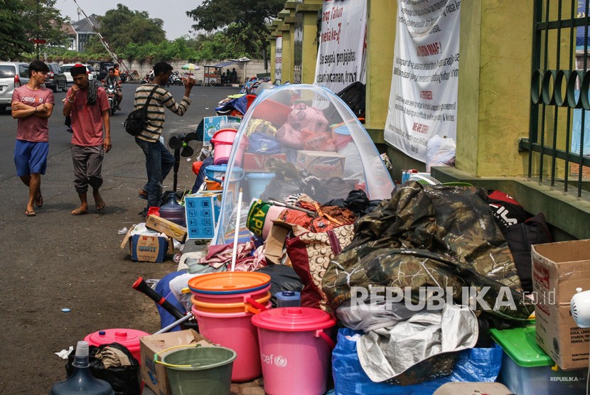Pencari suaka beraktivitas di tempat penampungan sementara di Kalideres, Jakarta, Jumat (23/8/2019).