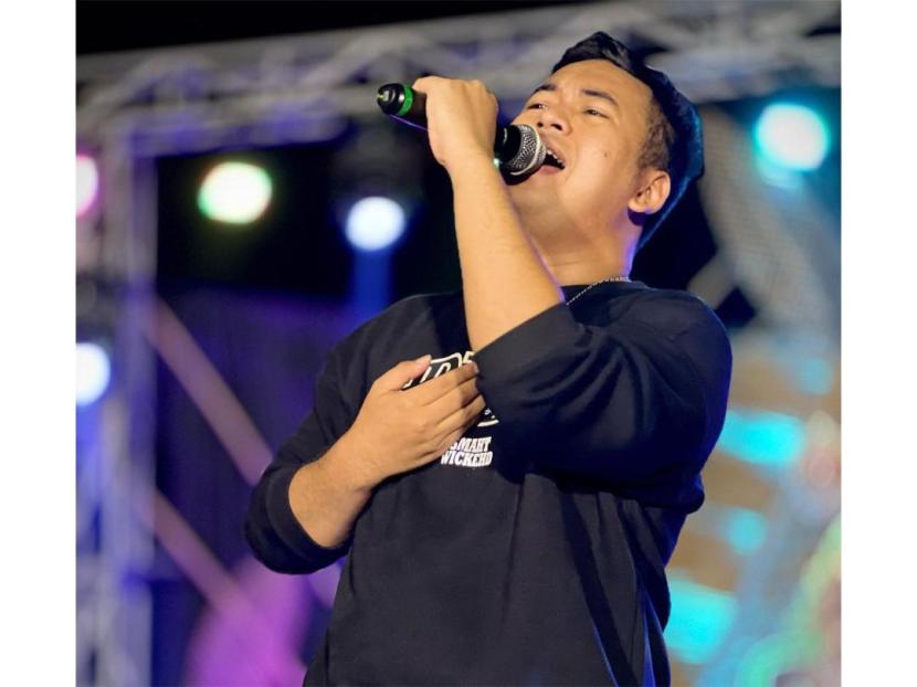 Pencipta lagu Rungkad, Vicky Prasetyo. Vicky dikabarkan tidak mendapatkan hak yang layak atas lagu Rungkad yang diciptakannya.