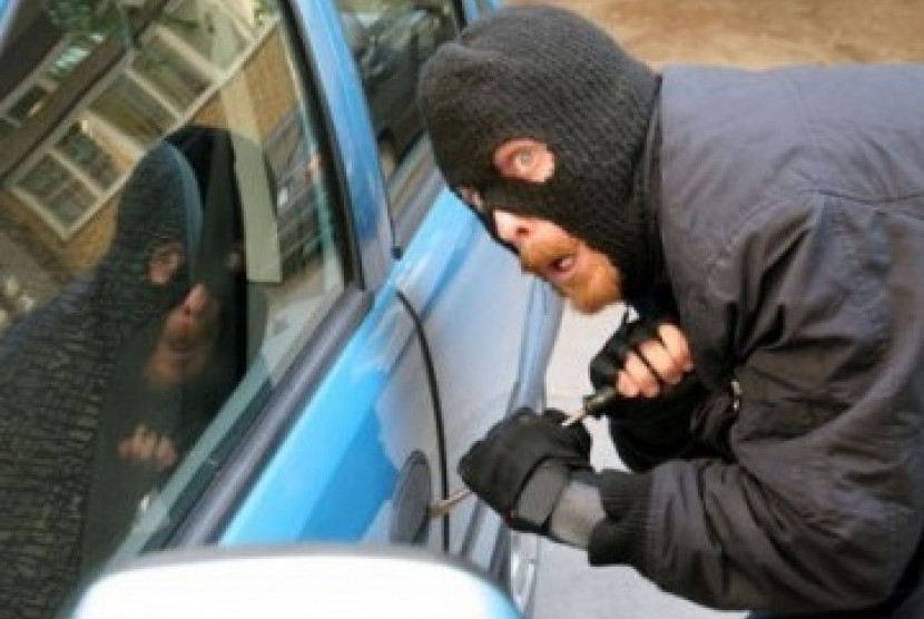 Pencuri mobil (ilustrasi)