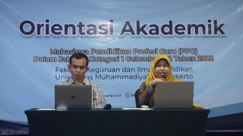 Pendidikan Profesi Guru (PPG) Universitas Muhammadiyah Purwokerto (UMP) dalam Jabatan (Daljab) kategori 1 gelombang II melaksanakan Orientasi Akademik secara daring di Elshotel Purwokerto, Senin (31/10/2022).
