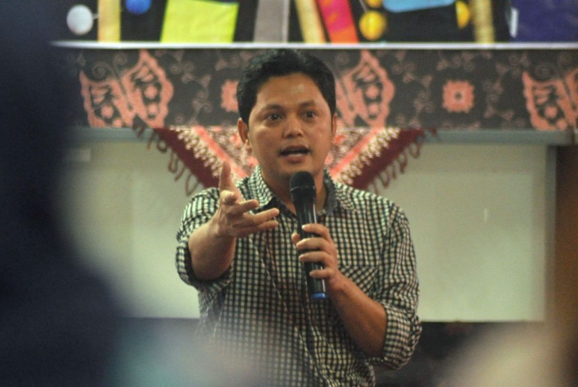 Pendiri Gerakan Sekolah Menyenangkan, Muhammad Nur Rizal