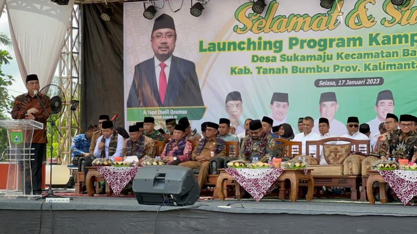 Pendiri Lazis Asfa Syafruddin Kambo berpidato yang dihadiri Menag Yaqut Cholil Qoumas di Tanah Bumbu Kalimantan Selatan 