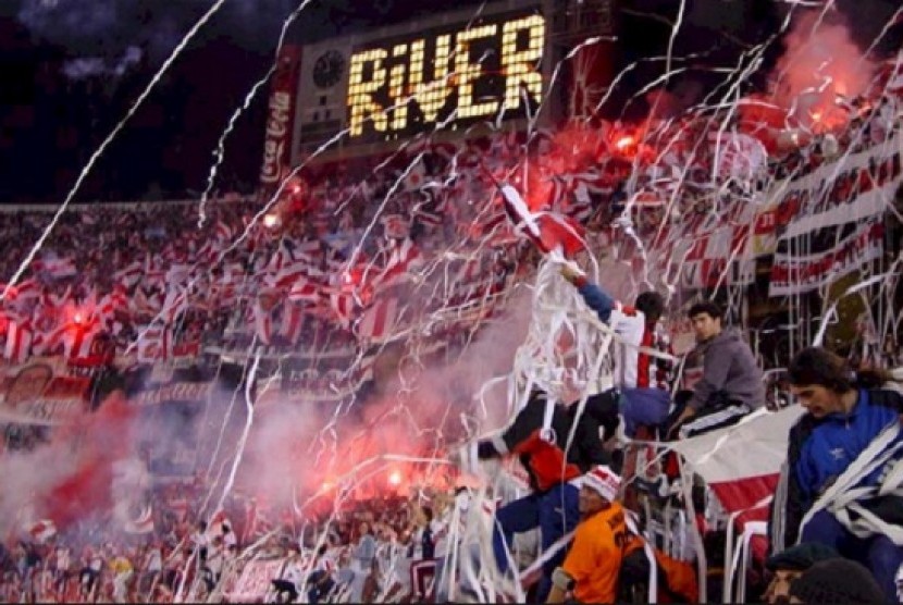 Pendukung River Plate.