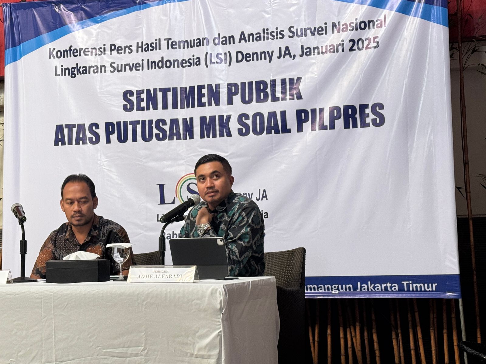 LSI Denny JA: Pilkada Sebaiknya Mengikuti Aturan Pilpres yang Baru