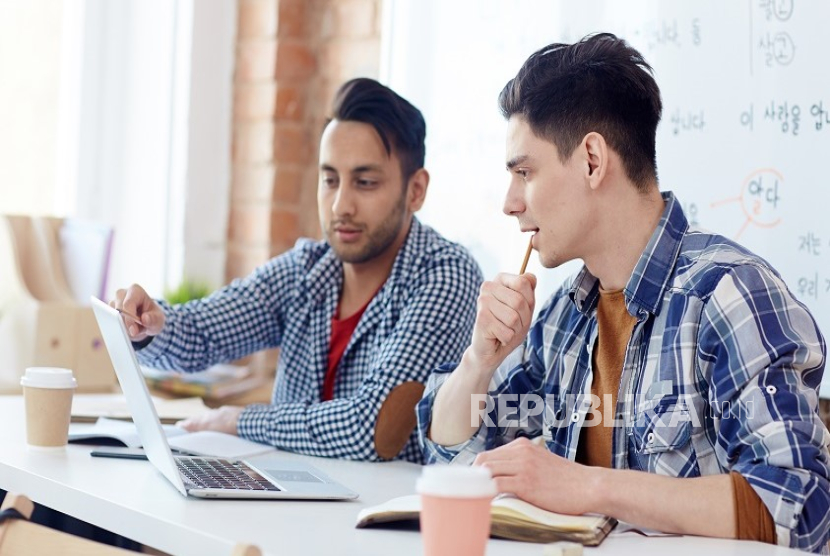 Penelitian kolaboratif dosen dan mahasiswa Cyber University memberi solusi mengenai tantangan bisnis masa kini. 