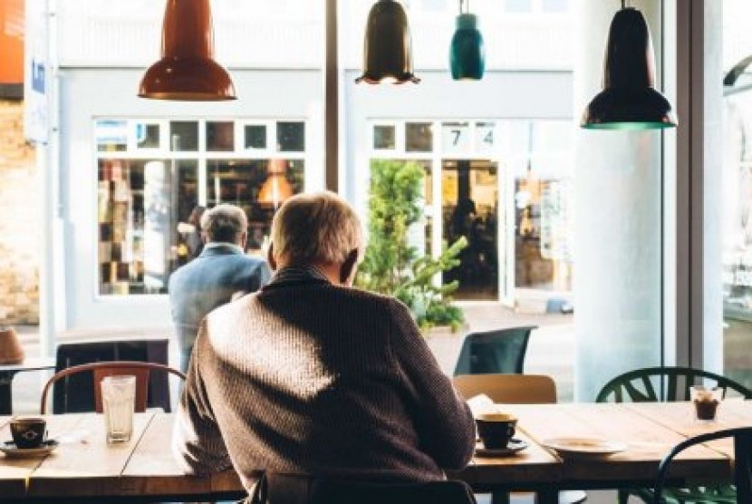 Penelitian menunjukkan isolasi sosial dan kesepian menjadi masalah serius di kalangan pria usia pertengahan 