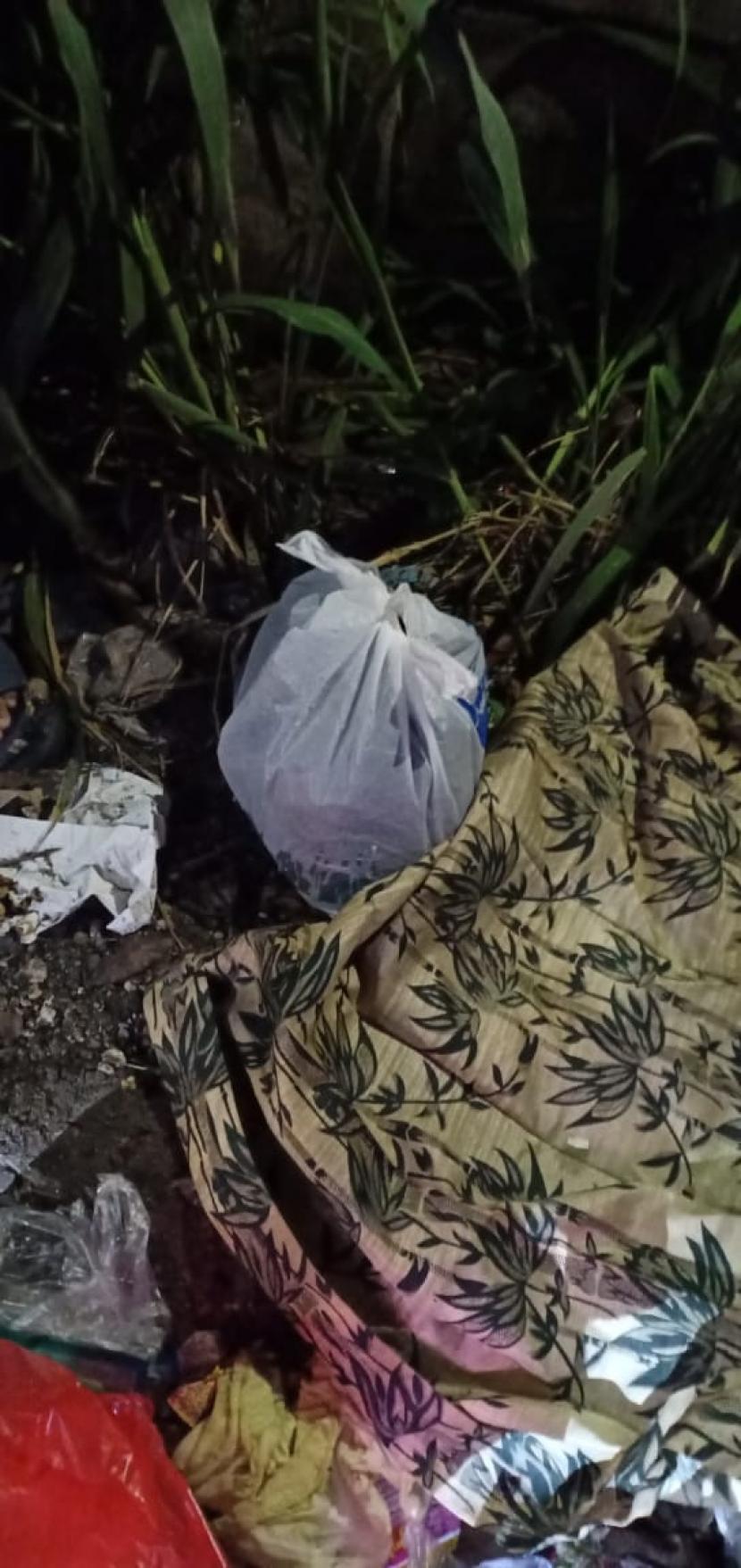 Warga menemukan jenazah bayi di tempat sampah (ILUSTRASI).