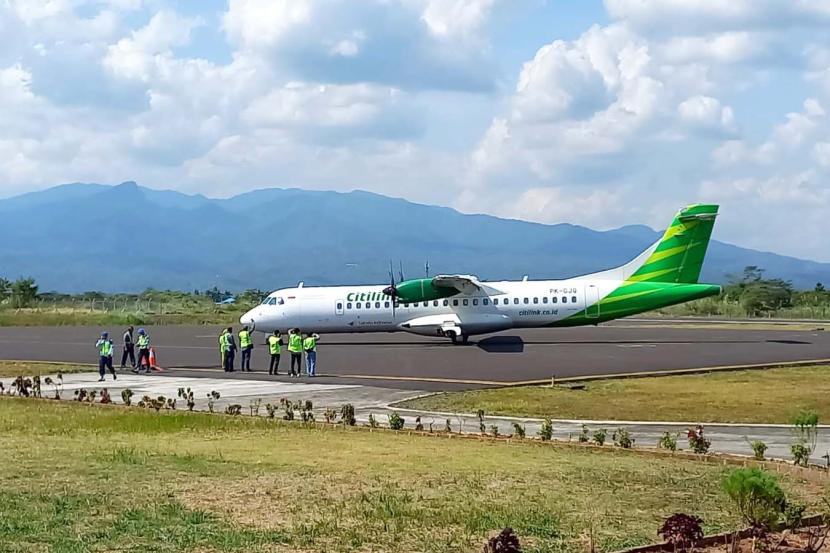Penerbangan komersial kembali dilayani di Bandara Wiriadinata setelah beberapa tahun tidak aktif akibat pandemi Covid-19.