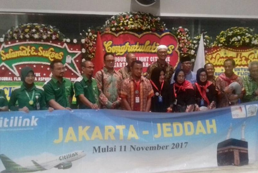 Penerbangan perdana Ashpurindo dengan City Link, di Jakarta (10/11).