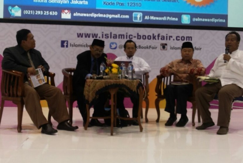 Penerbit Almawardi Prima menggelar peluncuran dan bedah buku karya dua penulis muda, yakni Dr Hasan Basri Tanjung dan Dr Sunandar Ibnu Nur di ajang Islamic Book Fair (IBF) 2016 di Istora Senayan Jakarta, Selasa (1/3).