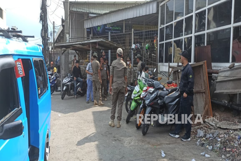 Penertiban 92 bangunan liar di dekat Stasiun Citayam, Depok, belum lama ini.