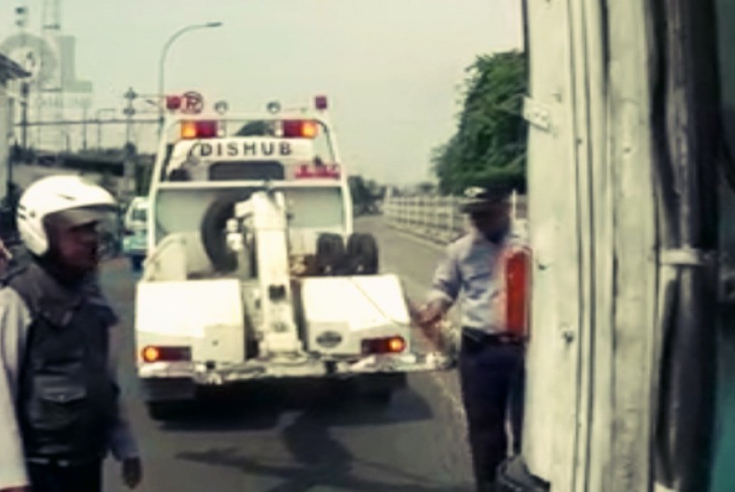 Penertiban parkir liar di Jatinegara, Jakarta Timur