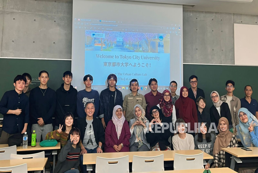 Bareng Helvy Tiana Rosa, Mahasiswa UNJ Kenalkan Budaya Indonesia di Jepang