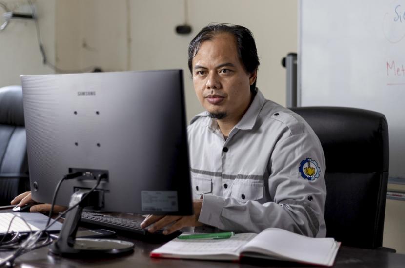 Pengajar di Institut Teknologi Sepuluh Nopember (ITS), Kota Surabaya, Fahmi Mubarok Ph.D.