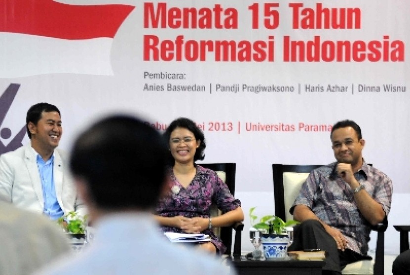 Pengamat politik dan sosial Universitas Paramadina, Dinna Wisnu (tengah).